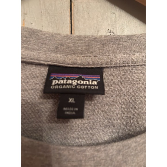 Patagonia Women's XL Grey Logo Long Sleeve Organic Cotton Crewneck Sweater - Picture 2 of 3